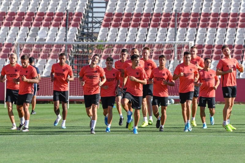 Parte de la plantilla del Sevilla, durante un entrenamiento | Imagen: Sevilla FC