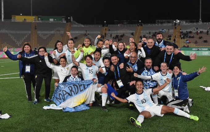 Las jugadoras argentinas, celebrando el pase a la final de los Panamericanos | Imagen: FAF