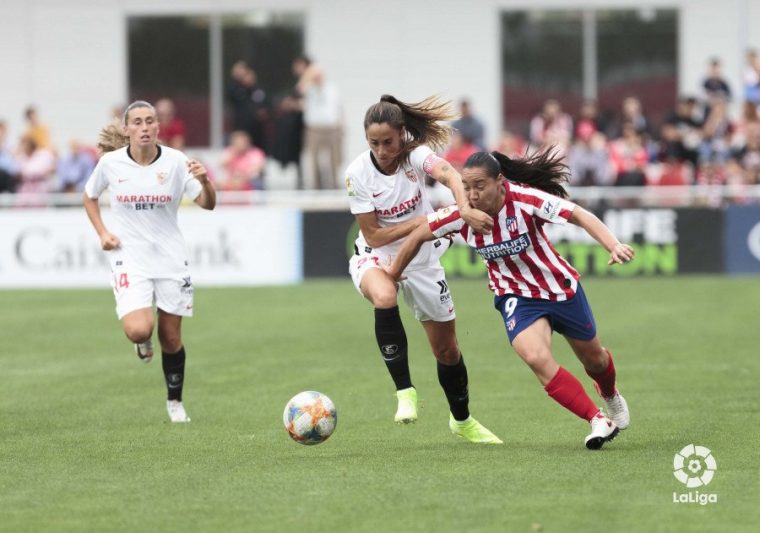 Maite Albarrán, en un lance del partido entre el Sevilla Femenino y el Atlético de Madrid Femenino | Imagen: LaLiga