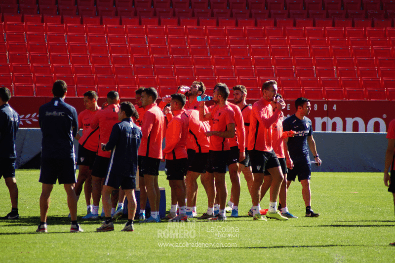 Los jugadores sevillistas, en el entrenamiento previo al partido del Sevilla ante el Betis | Imagen: La Colina de Nervión