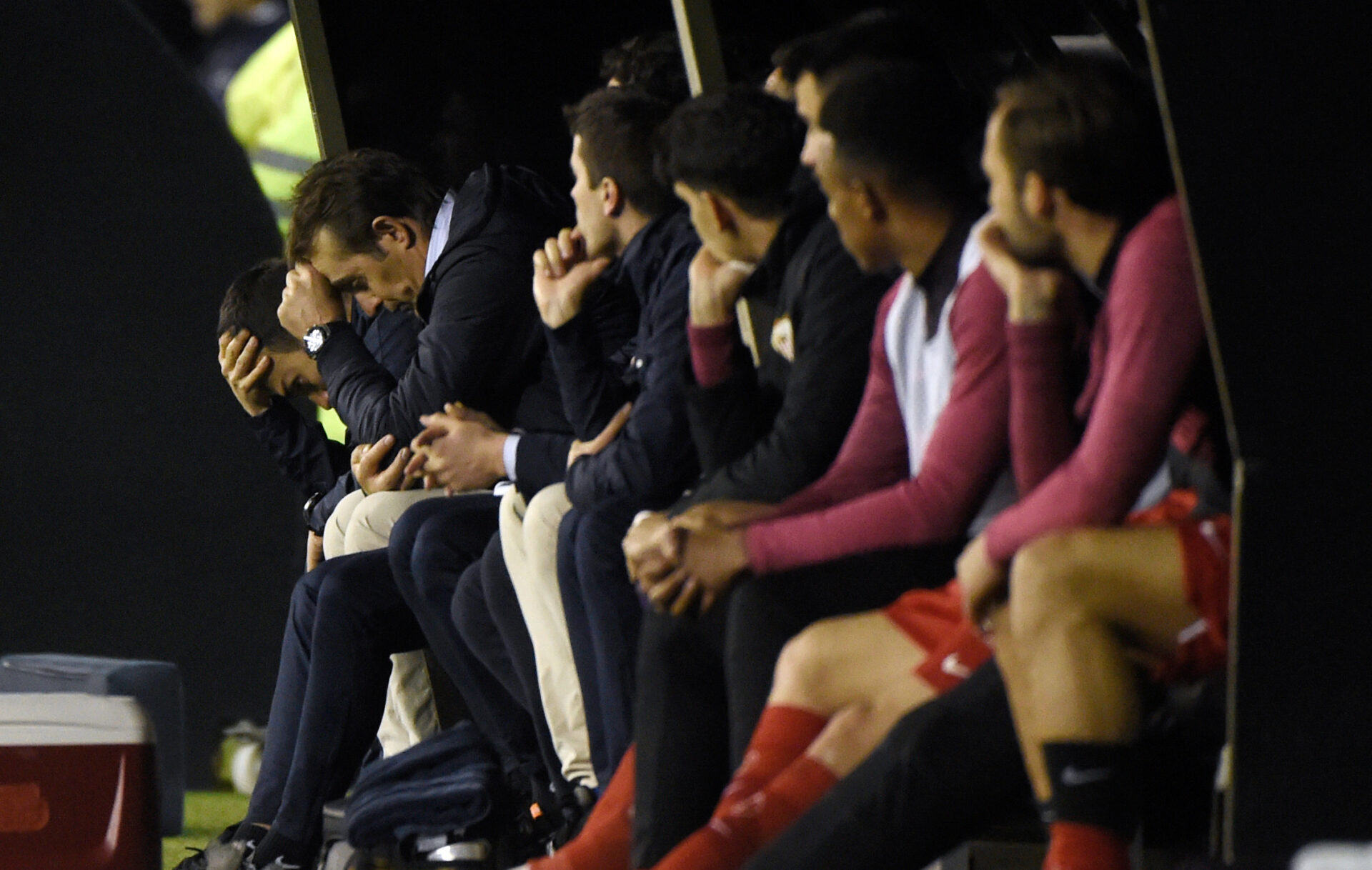 El técnico del Sevilla FC, Julen Lopetegui, tras el tanto de la remontada del Celta de Vigo | Imagen: MIGUEL RIOPA / AFP via Getty Images