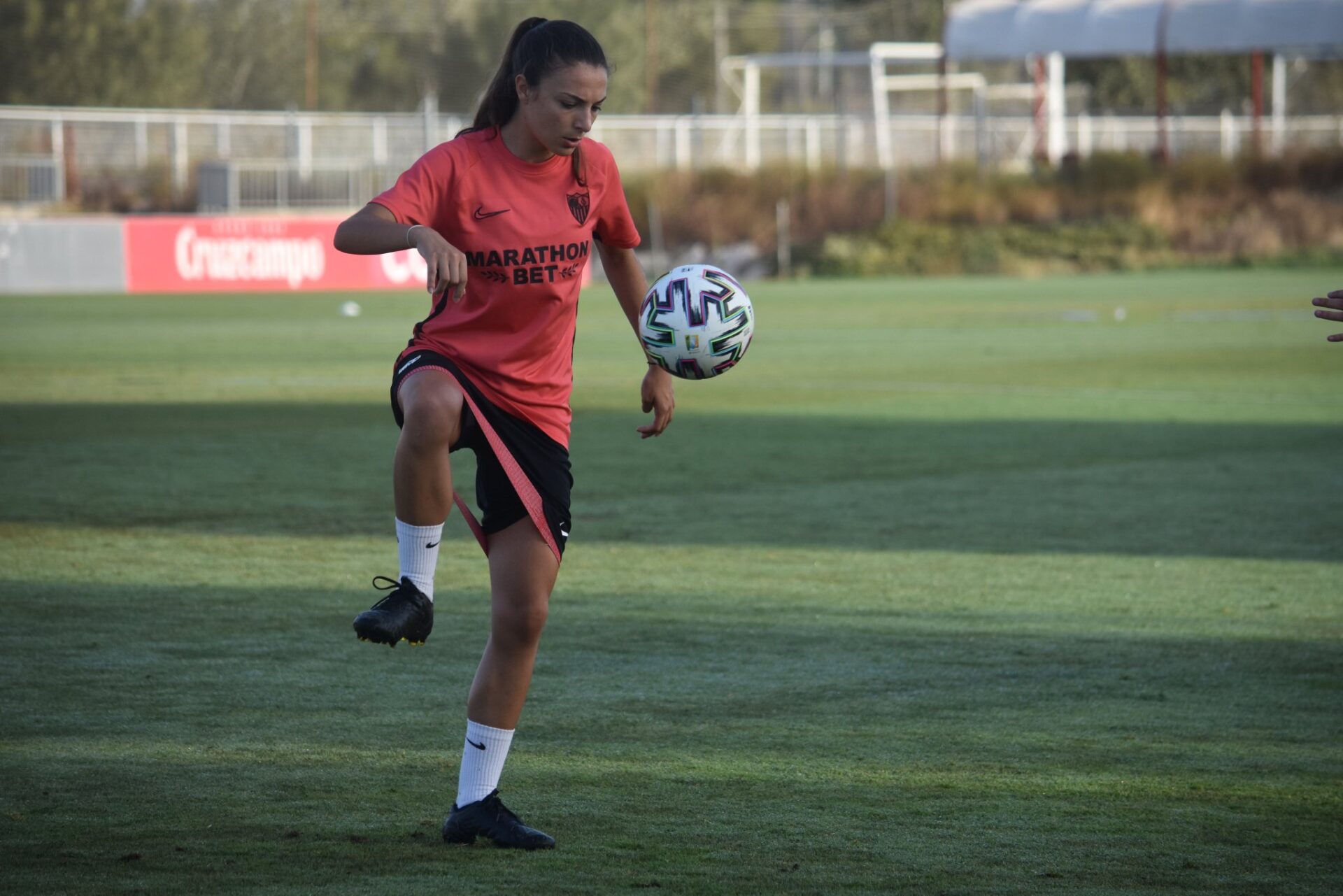 Inma Gabarro, entrenando con el Sevilla FC Femenino