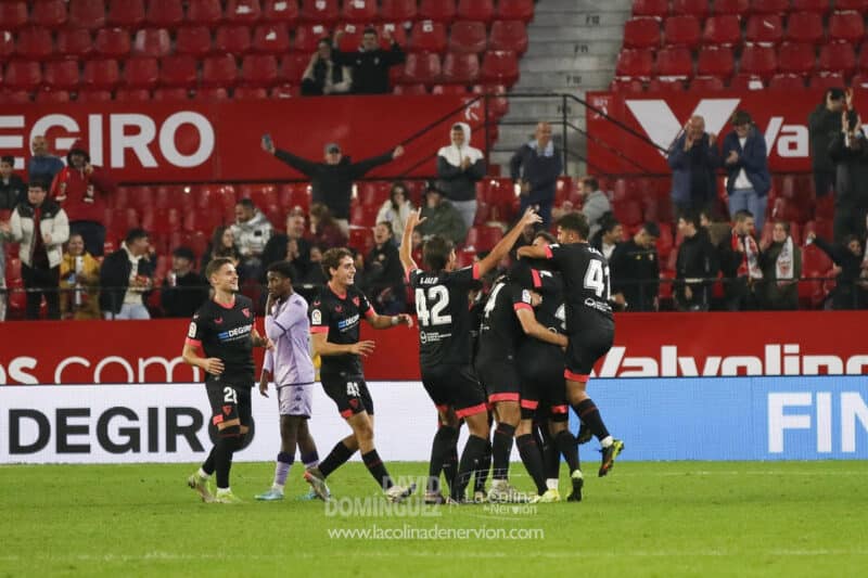 Los jugadores del Sevilla FC celebran el gol ante el AS Monaco