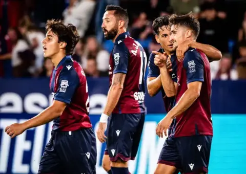 La competencia del Sevilla para hacerse con el objetivo para el lateral