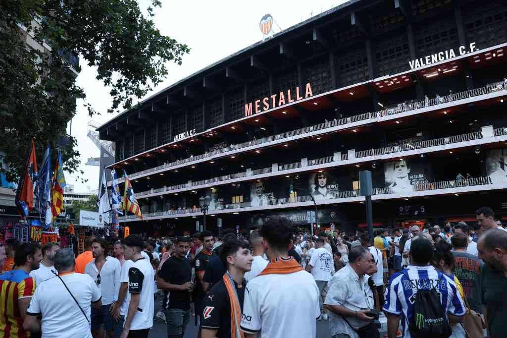 Corberán refuerza el cuerpo técnico del Valencia