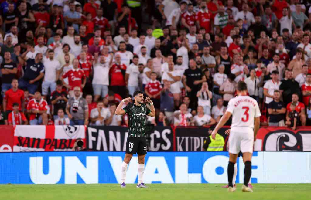 Sevilla FC fichajes; Rafa Mir noticias