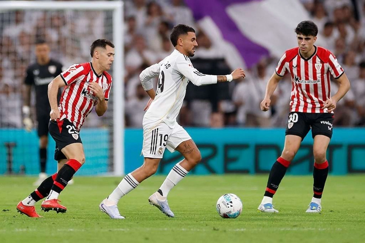 Ceballos frena al Ajax y reabre el tablero de fichajes Betis