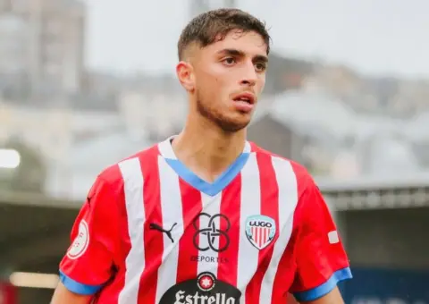 Fichajes Valencia CF: Lizancos se aleja mientras sigue abierto el problema del lateral