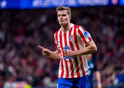 El Atlético frena la salida de Sørloth y cambia sus planes para el próximo curso