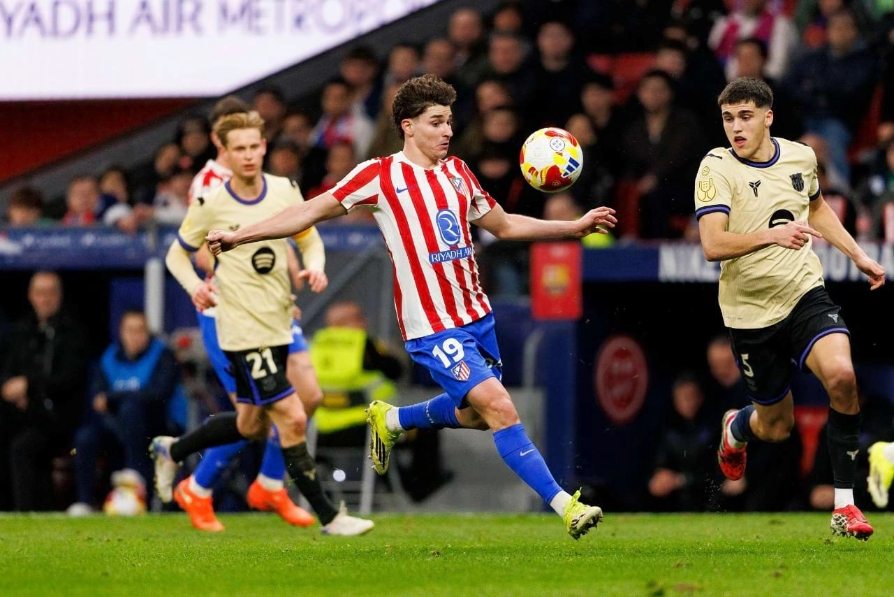 Atlético de Madrid y Julián Álvarez: la RFEF examina los movimientos del Barça-2