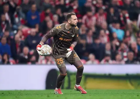 Pau López abre una oportunidad de mercado de fichajes para el Betis