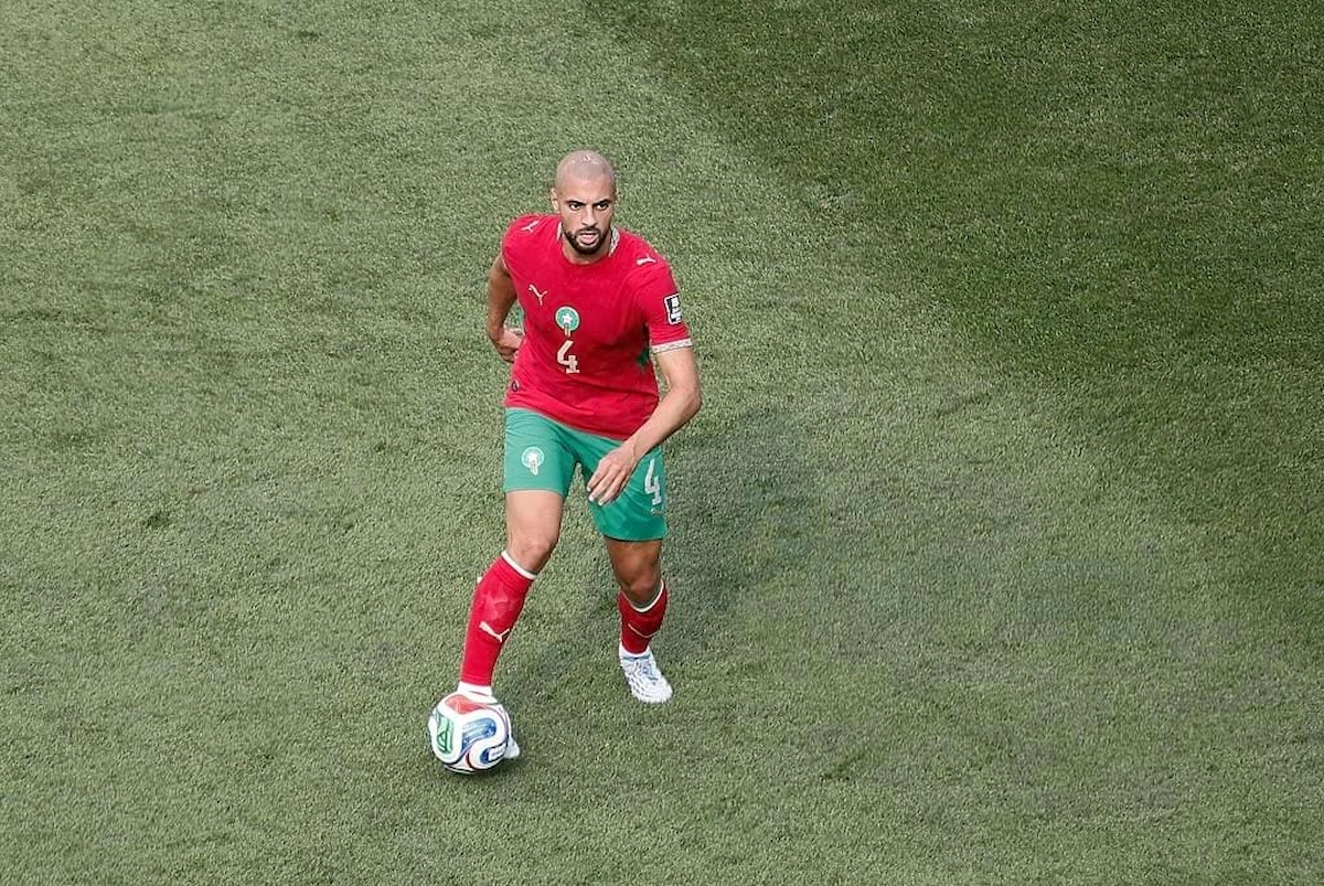 El Betis puede pagar menos por Amrabat, pero su ficha sigue siendo un obstáculo_2