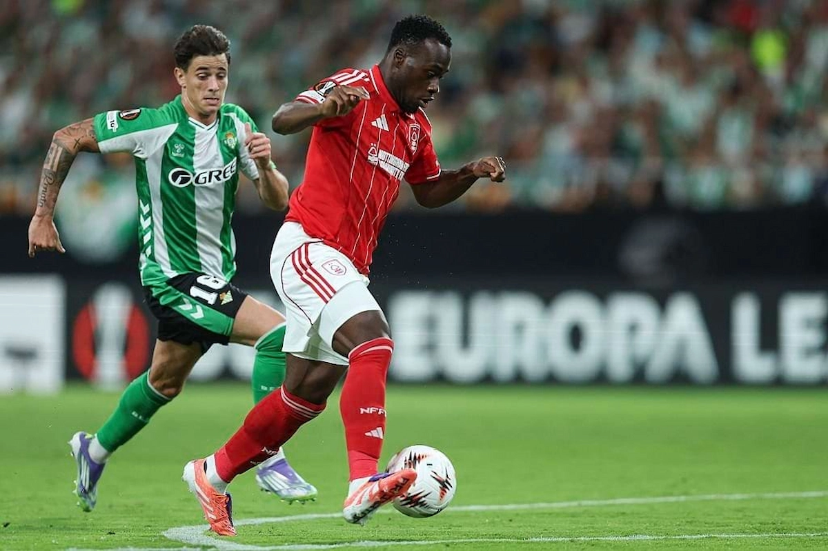 El Betis analiza a Kalimuendo, delantero al que ya se enfrentó en la Europa League