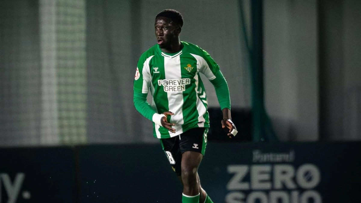 El Betis pierde a uno de sus jóvenes más destacados de la pretemporada rumbo al Rayo Vallecano_2