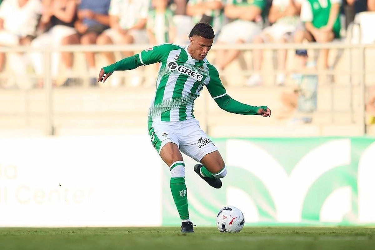 Nelson Deossa convence al Betis y cambia el plan de fichajes-2