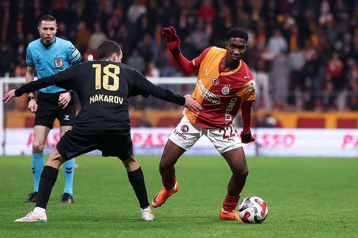 Valencia se fija en Asprilla: el extremo que Corberán necesita quiere seguir en Primera-2