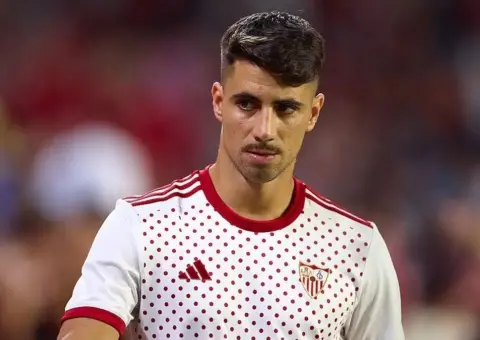 Fábio Cardoso, fuera de los planes: el Sevilla apura la ventana saudí para reducir costes