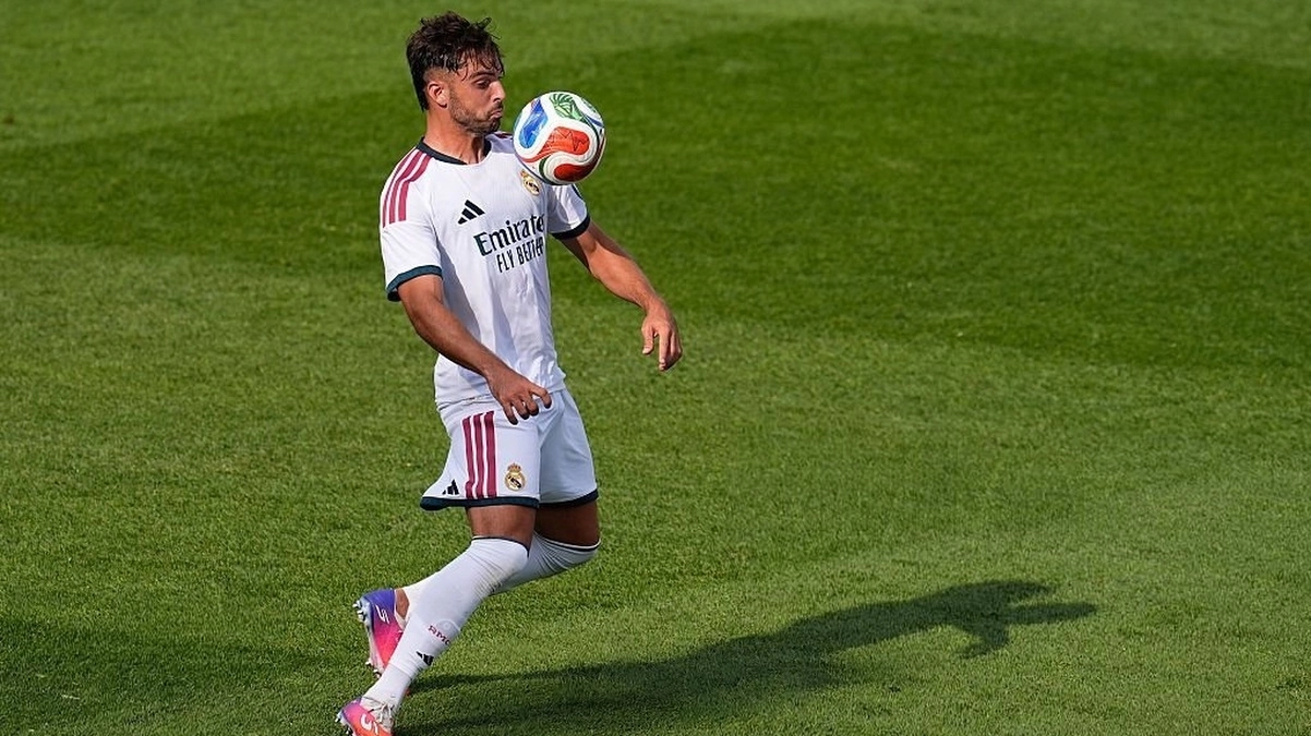 Raúl Asencio y el Valencia: qué hay detrás del rumor que circula-2