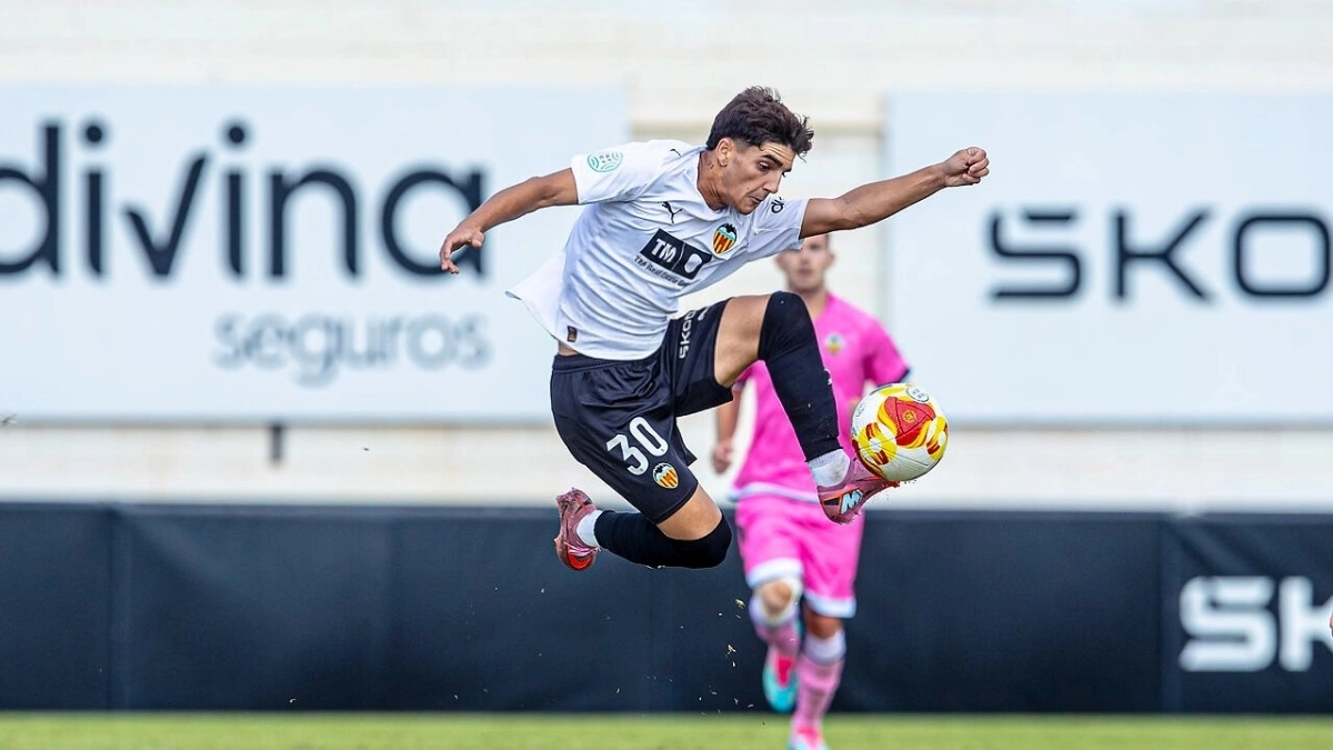 Valencia CF, Víctor Jr da dos pasos en un día: gol y llamada de España-2