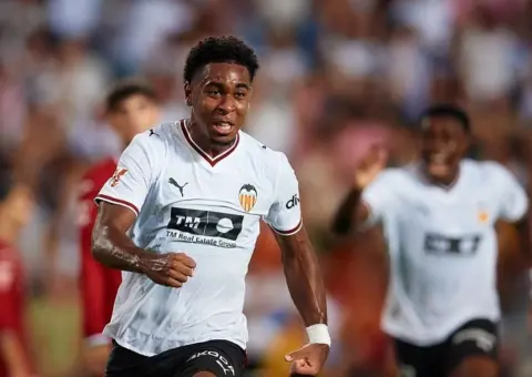 Valencia CF: Aguirre ensaya a Aarón Mayol junto a Guido Rodríguez antes de visitar al Elche