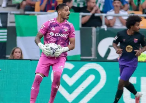Diez goles en dos tardes: el problema defensivo que el Betis lleva a la Champions