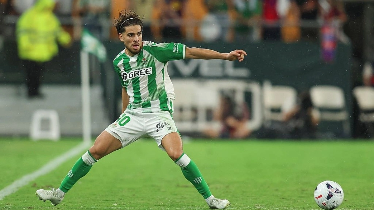 Real Betis: Ez Abde le marca al Barça y su exclub, junto al PSG, le sigue la pista días después_2