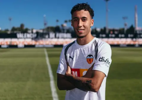 El Valencia CF recupera a Pablo López: tras un año fuera, el Mestalla le espera en el Puchades