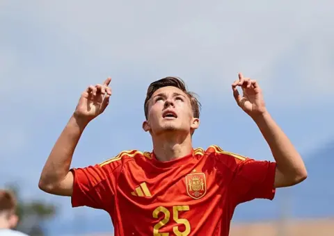 Valencia CF, Rícar Pérez y el reto de asegurar su futuro ante el interés del Real Madrid