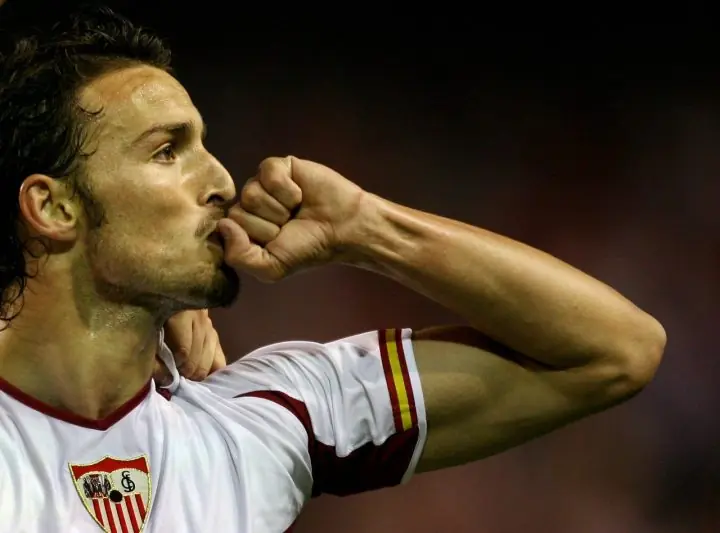 Antonio Puerta, celebrando un tanto con el Sevilla FC | Imagen: JOSE LUIS ROCA/AFP/Getty Images