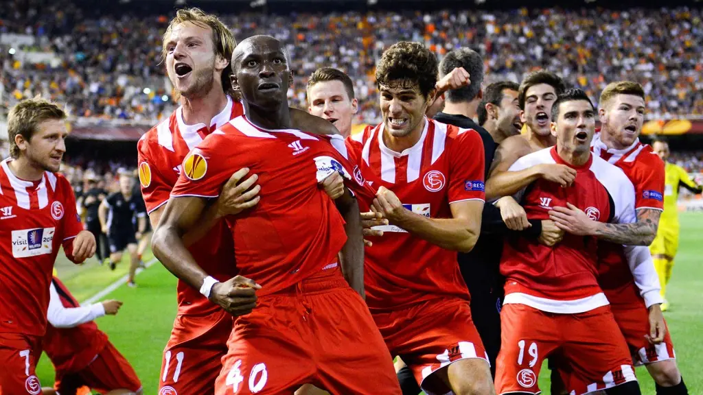 M'Bia sigue alargando su leyenda_1