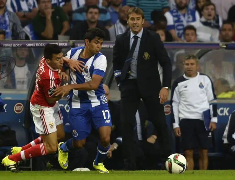 sevilla fc fichajes tecatito corona julen lopetegui
