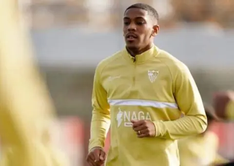 Anthony Martial se pone a las órdenes de Julen Lopetegui