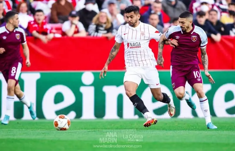 tecatito corona sevilla fc mercado de fichajes posible once julen lopetegui west ham fichajes