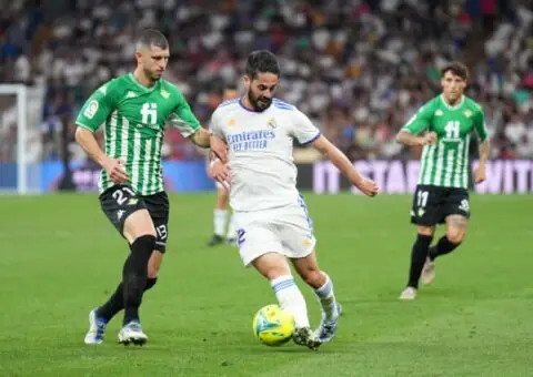 El Sevilla FC y tres equipos, pendientes de Isco Alarcón