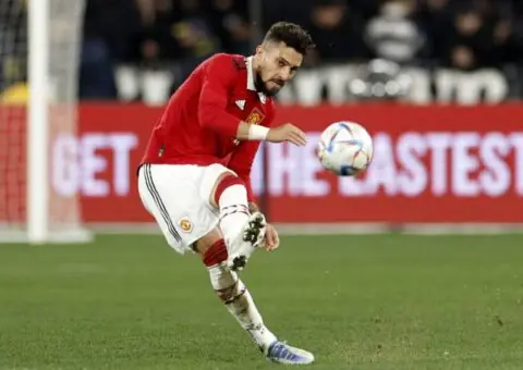 Acuerdo entre Sevilla FC y Manchester United por Alex Telles