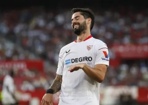 Encontronazo entre Isco y Monchi