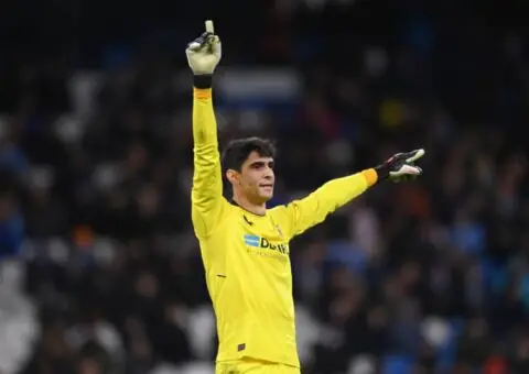 El Manchester United se baja de la puja por Bono