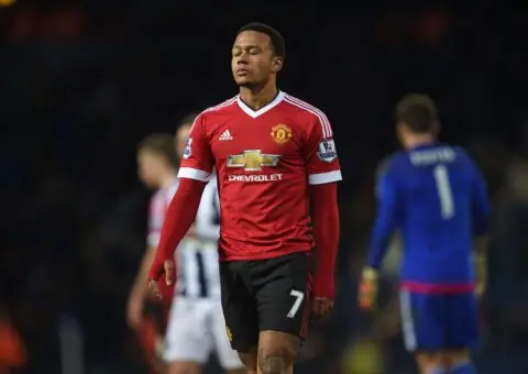 Un rival conocido en la carrera por Depay