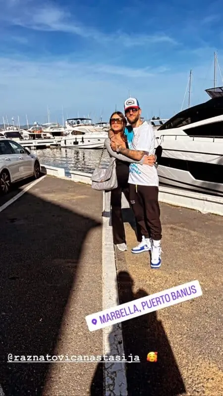 Nemanja Gudelj, en Puerto Banús. | Imagen: nemanjagudelj, vía Instagram