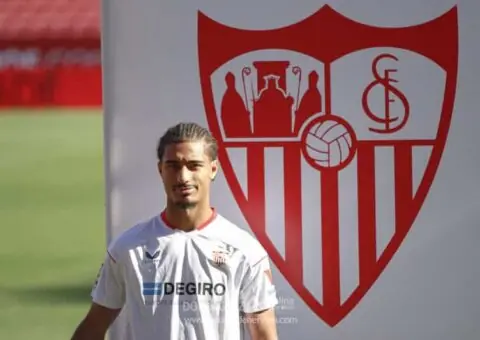 [OFICIAL] Badé se marcha del Sevilla FC