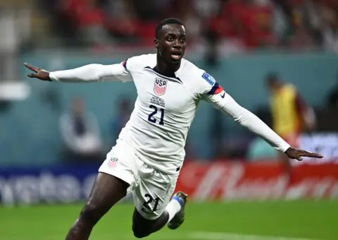 Weah, opción para la delantera del Sevilla FC