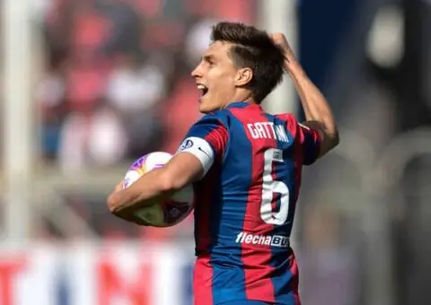 San Lorenzo y Sevilla FC cierran a Gattoni