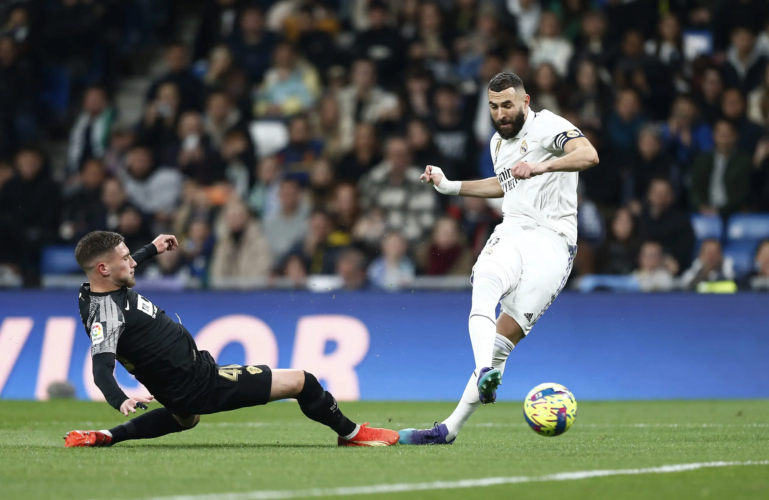 José Ángel Carmona en un partido con el Elche CF | Photo by Florencia Tan Jun/Getty Images