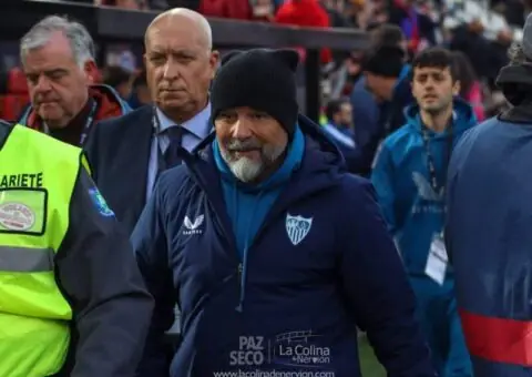 El Sevilla FC, ante un agujero de veintiséis ‘kilos’
