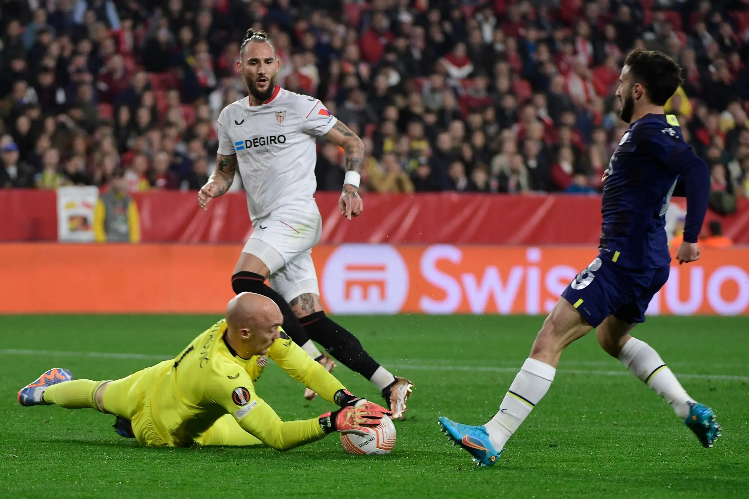 Sevilla FC noticias Fenerbahçe SK Europa League fichajes mercado de fichajes Marko Dmitrovic