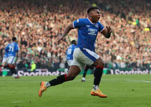 Así juega Alfredo Morelos, el elegido de Monchi
