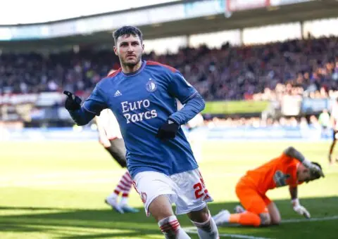 Tres futbolistas del Feyenoord, seguidos en directo por un ojeador del Sevilla FC