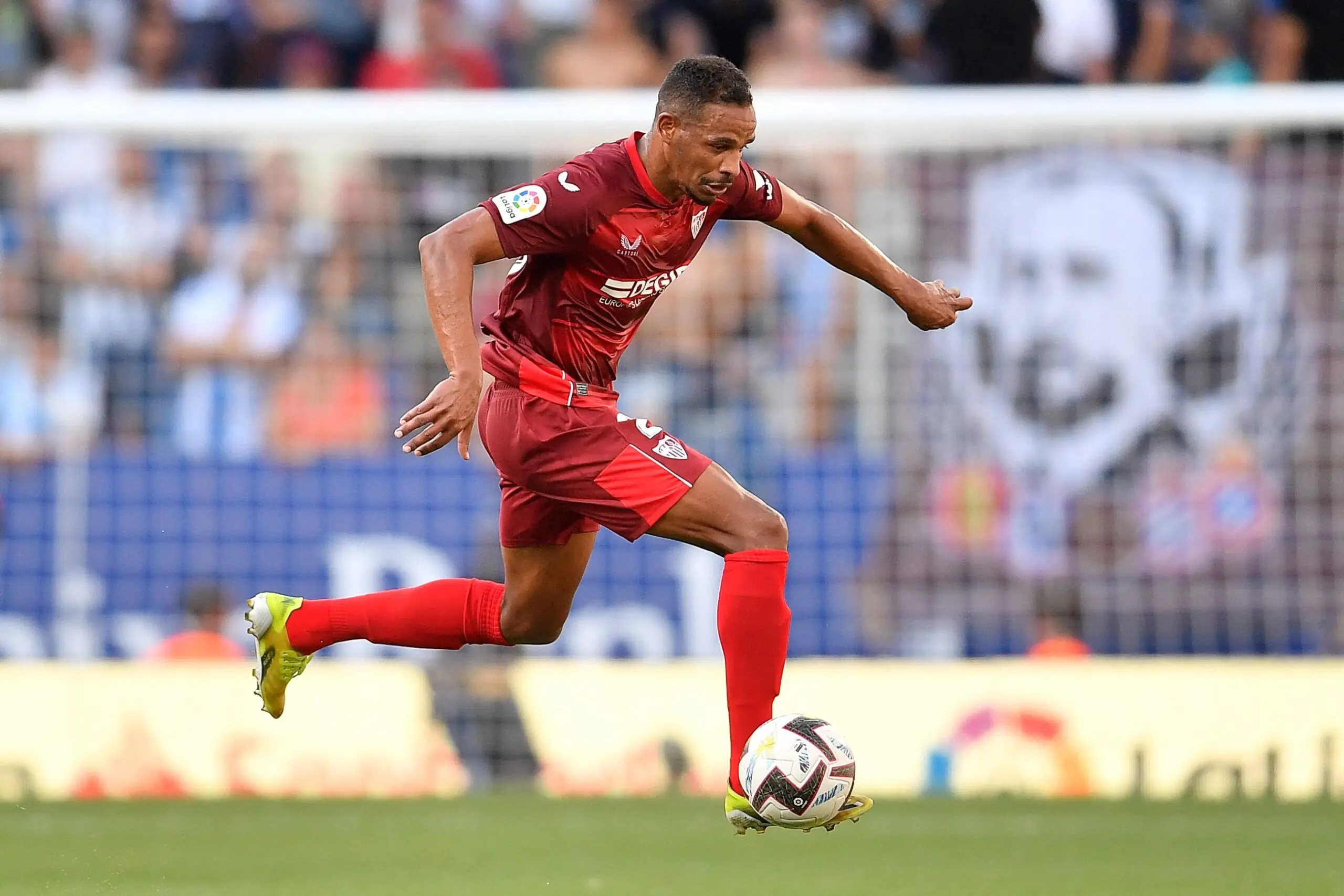 Sevilla FC Noticias- Fernando Reges | Photo by PAU BARRENA/AFP via Getty Images