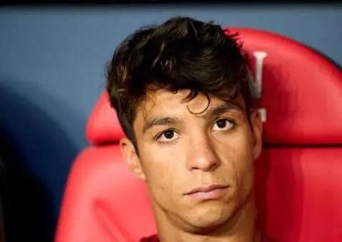 Óliver Torres deja en el aire la renovación de su contrato, que expira en un año