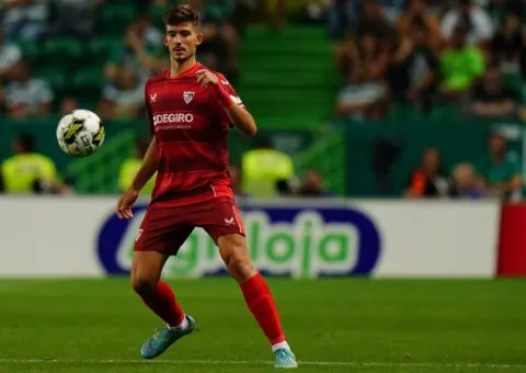 Sevilla y Tenerife acercan posturas por Kike Salas